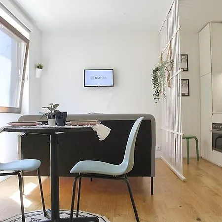 Classy Urban Life Apartment *